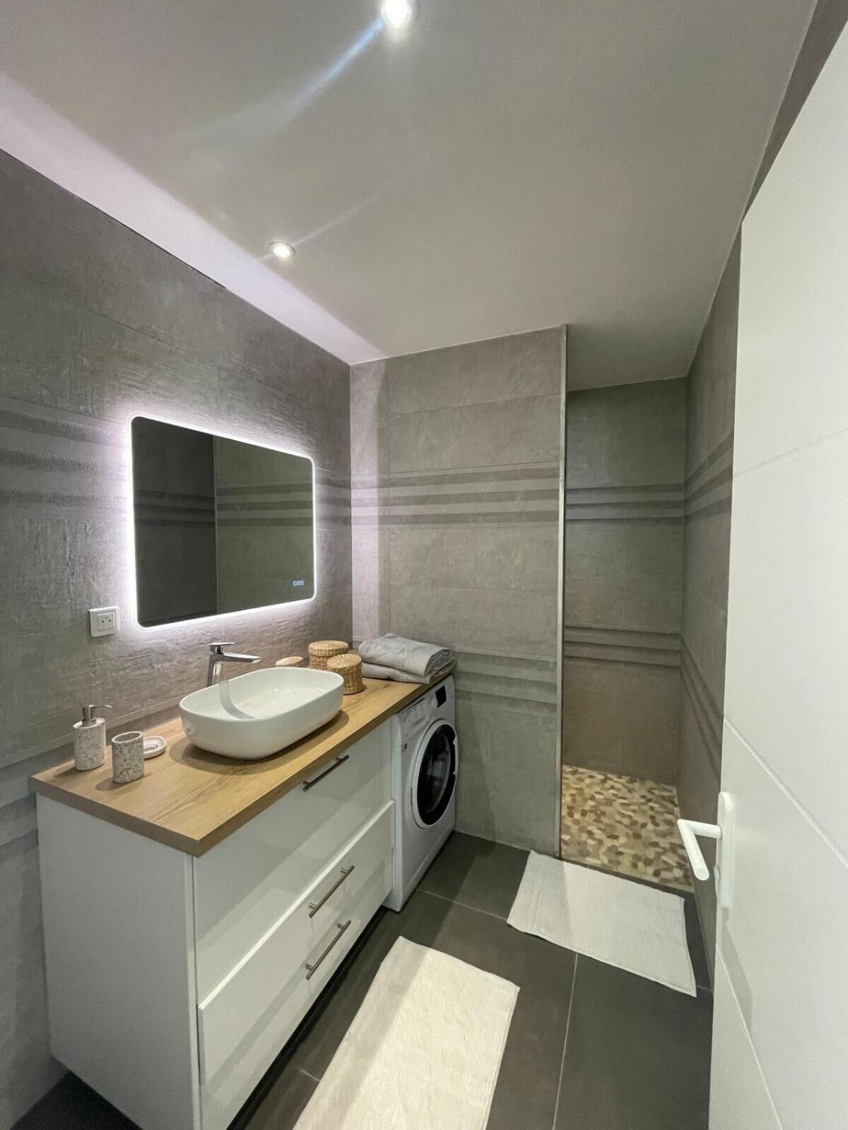 L'Opale - Le White Apartment Les Attaques Bilik gambar