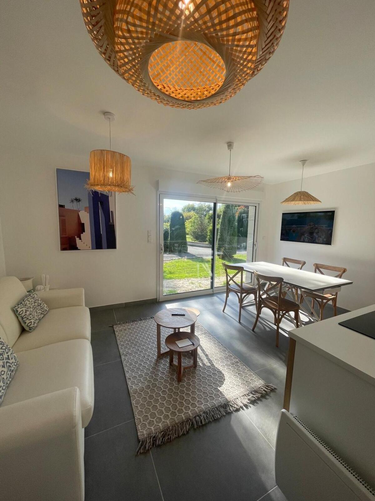 L'Opale - Le White Apartment Les Attaques Bilik gambar